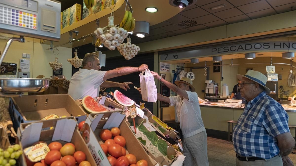 El IPC baja al 3,4% en junio por el precio del aceite y la gasolina, pero los alimentos son más caros