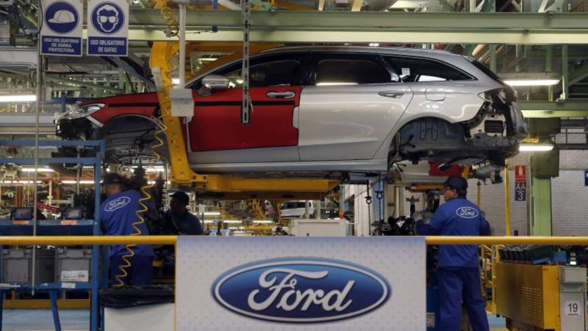 Ford y UGT acuerdan un ERE para más de 600 empleados en Valencia