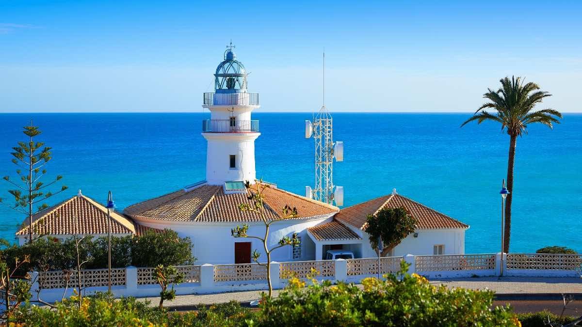 El bonito pueblo del anuncio de la Lotería de Navidad donde querrás darte un chapuzón este verano