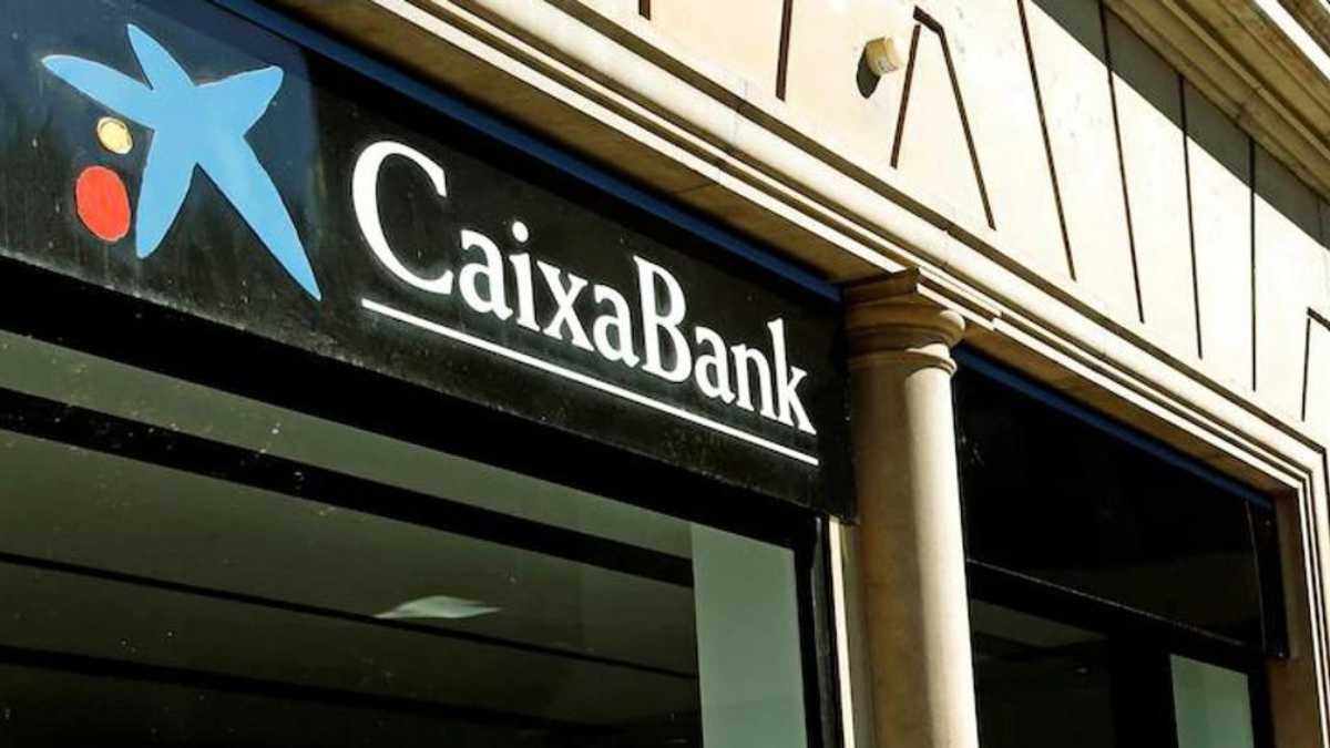 CaixaBank firma el convenio de avales ICO del Gobierno para la compra de una vivienda