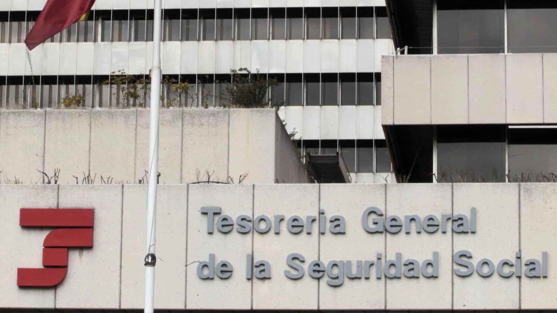 La Seguridad Social permite cobrar el Ingreso Mínimo Vital a las personas mayores de 65 años