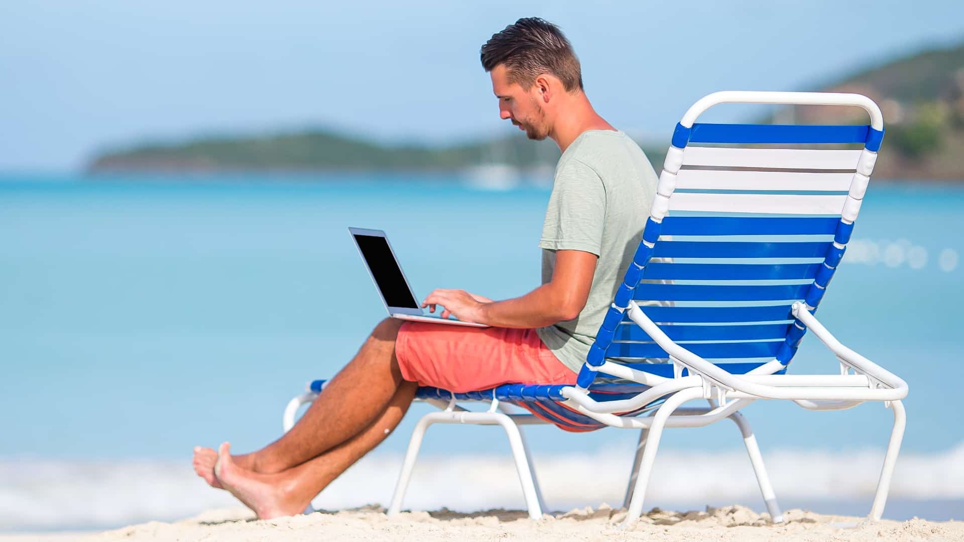 Cursos de verano 100% online para acceder al mundo laboral