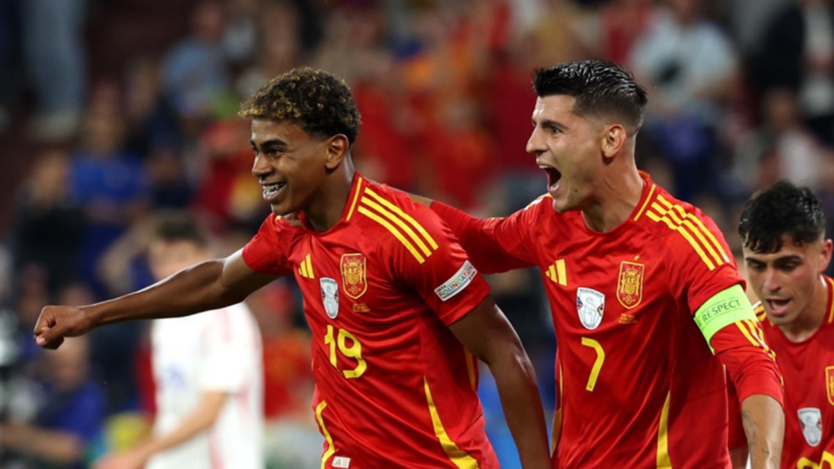 Carrefour tiene la camiseta de España más barata para ver la Eurocopa 2024: menos de 5 euros