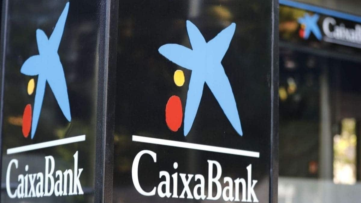 CaixaBank lanza un aviso a los clientes que pagan con tarjeta de crédito y débito