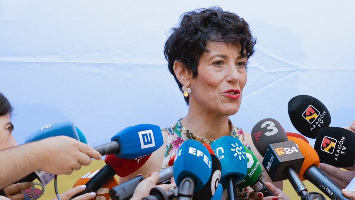 Elma Saiz presenta el nuevo Reglamento de Extranjería para la inclusión en empleo, formación y familia