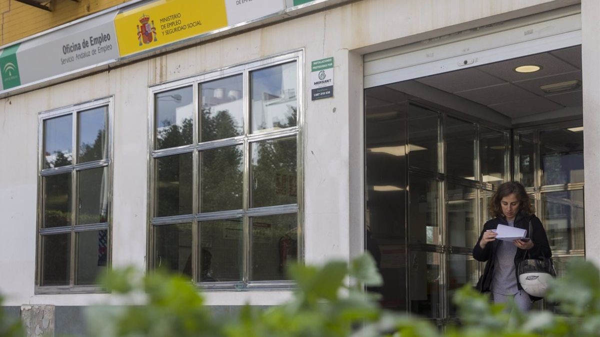 SAE informa: hay 102 vacantes en Málaga con sueldo de 2.200 euros y empleo público sin oposición