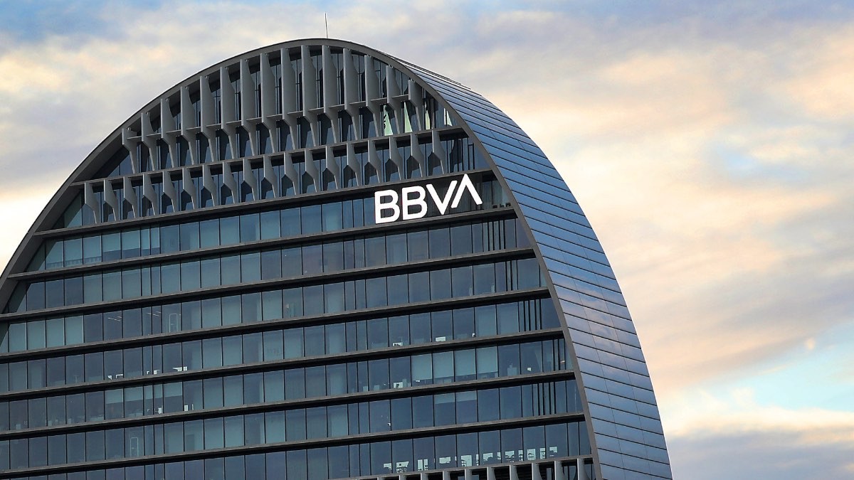 La Junta de BBVA da luz verde con el 96% de los votos a una ampliación de capital para la OPA de Sabadell
