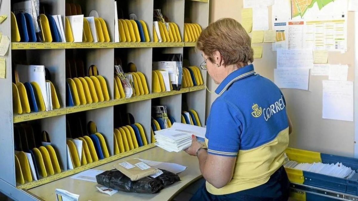 Oposiciones a Correos: publicadas 94 plazas para quienes cumplan este requisito