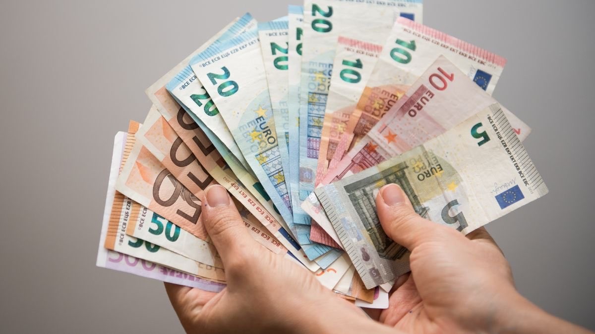 La Seguridad Social tiene una ayuda de 600 euros para quienes tienen trabajo pero no llegan a fin de mes