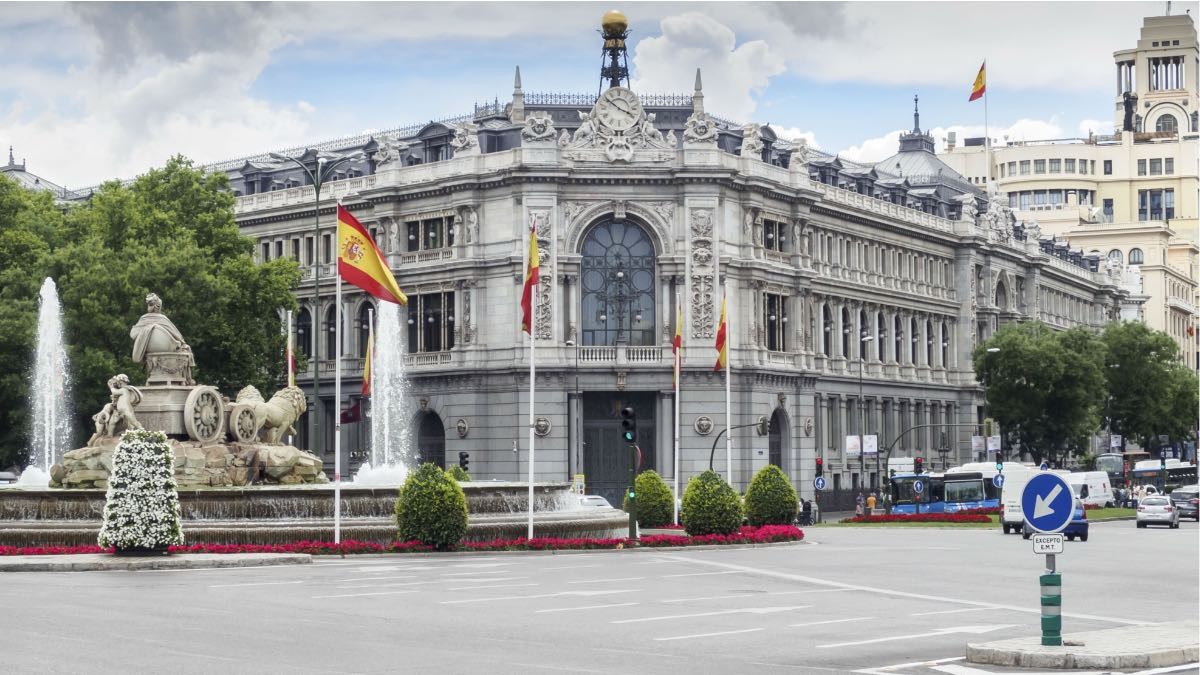 El Banco de España avisa sobre la nueva estafa de la ‘transferencia bancaria’ al alquilar