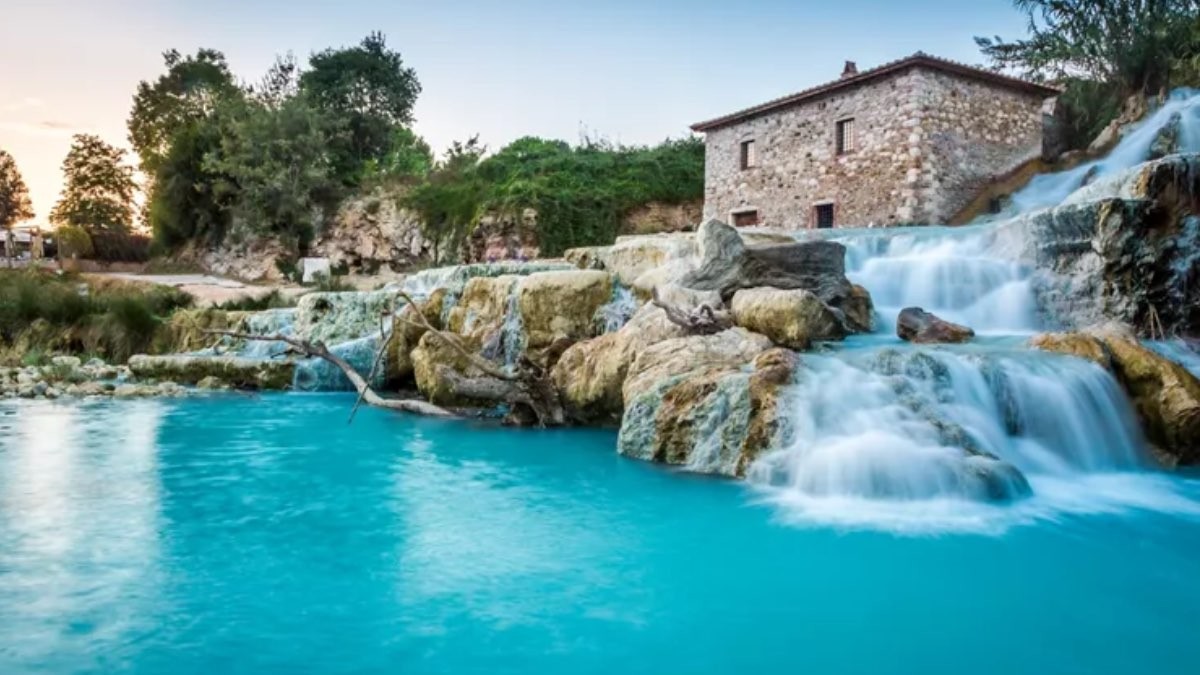 El mejor balneario de Europa es gratis: piscinas termales con aguas terapéuticas en un entorno soñado