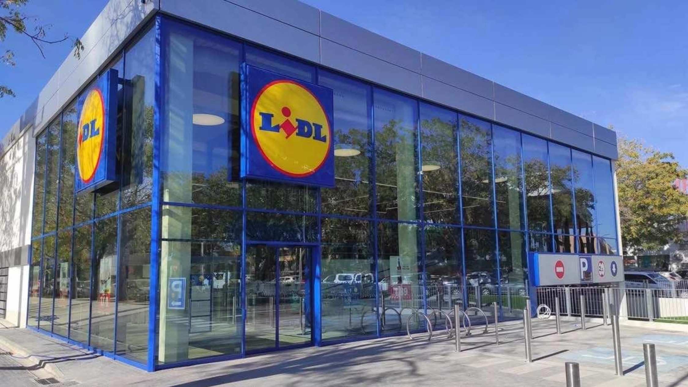 Lidl vuelve a rebajar la mítica sudadera con capucha Adidas y la pone a la venta a un precio increíble