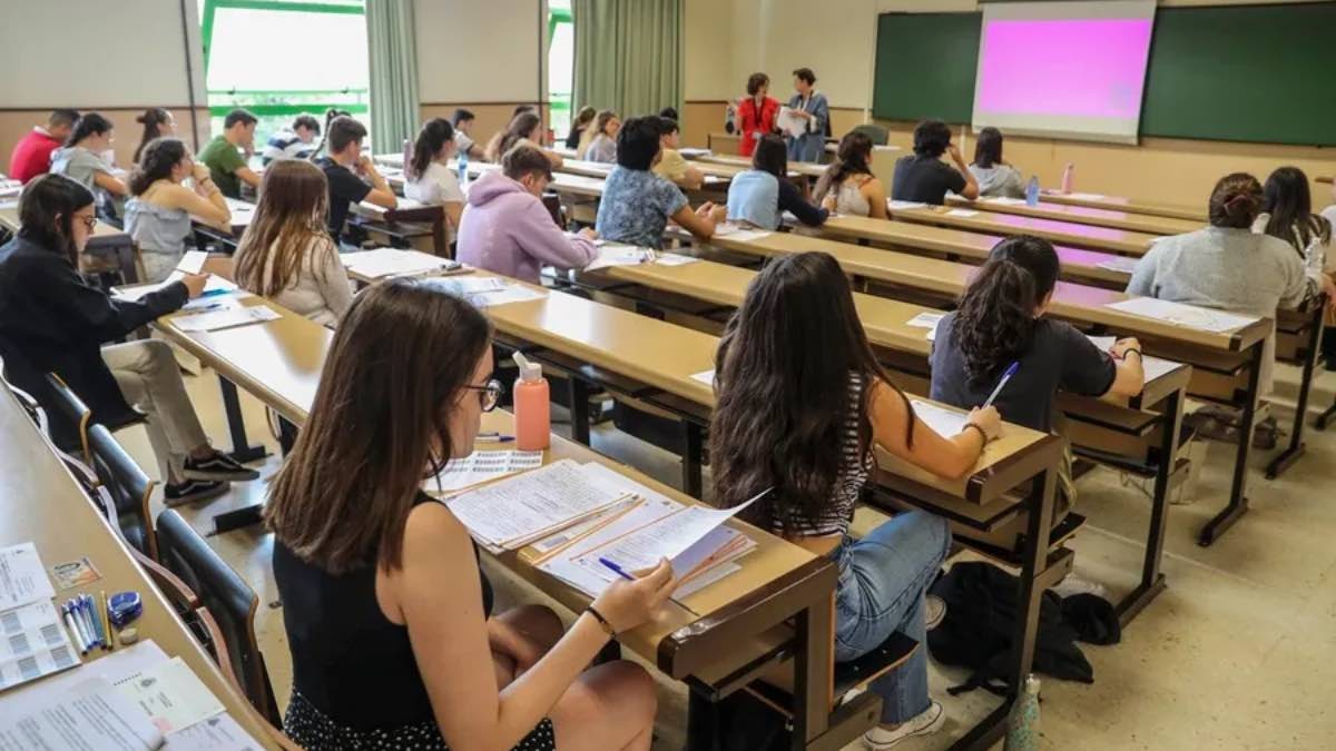 Adiós a estudiar solo la mitad del temario: la nueva selectividad acordada obligará a saberse todo