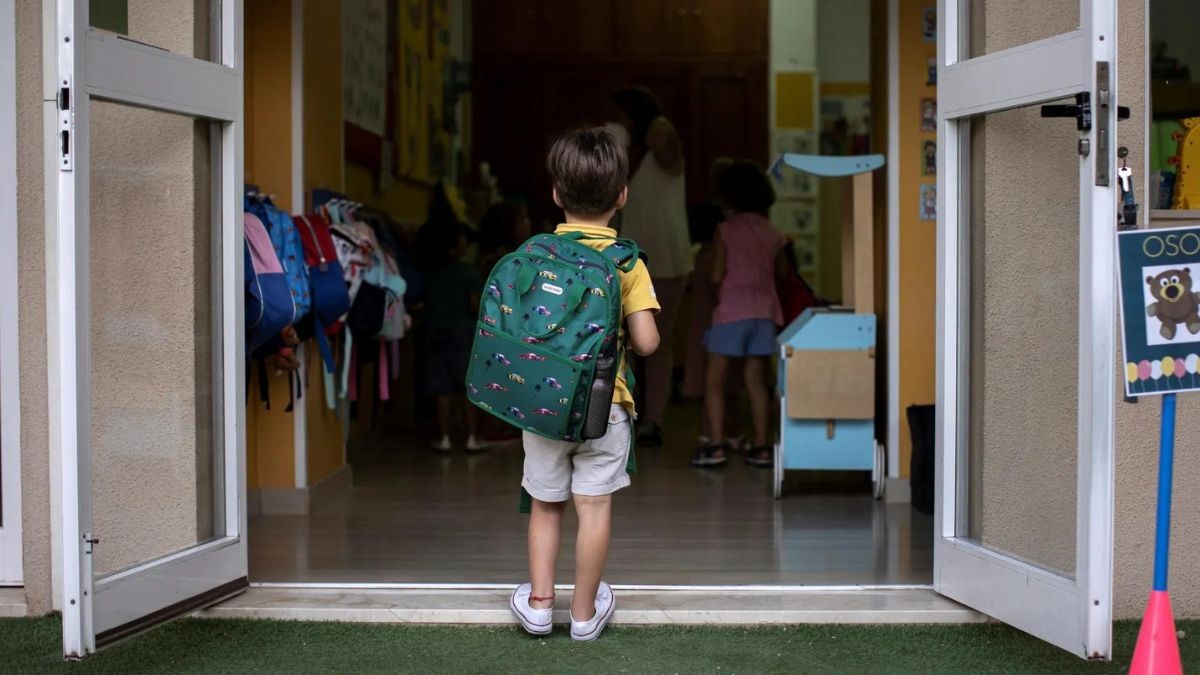 Calendario escolar en Castilla y León 2024-2025: festivos y vacaciones escolares