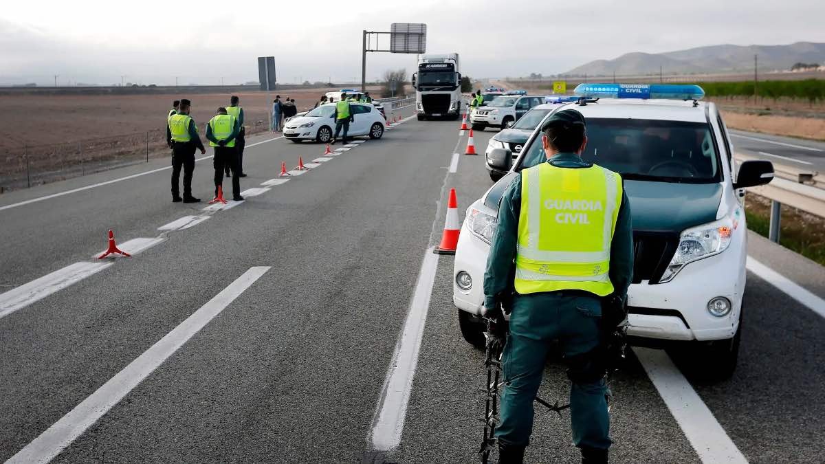La Guardia Civil no puede registrar estos vehículos en un control de tráfico