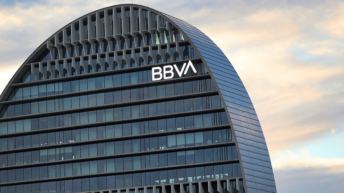BBVA pagará el mayor dividendo de su historia en plena OPA por el Sabadell: 1.700 millones de euros 