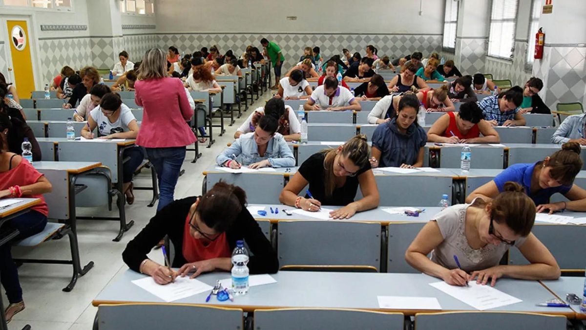 Nueva beca para opositar: estas personas podrán cobrar la ayuda económica
