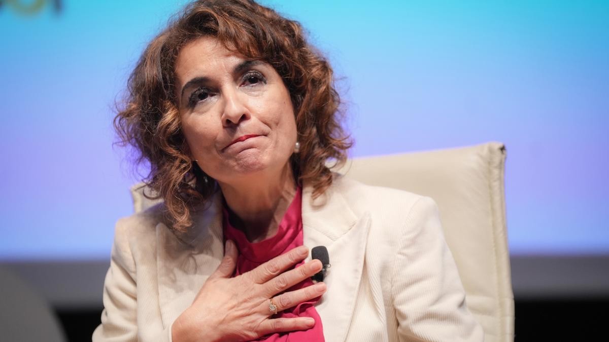 La Agencia Tributaria mejora su servicio de atención telefónica: los contribuyentes se quejan