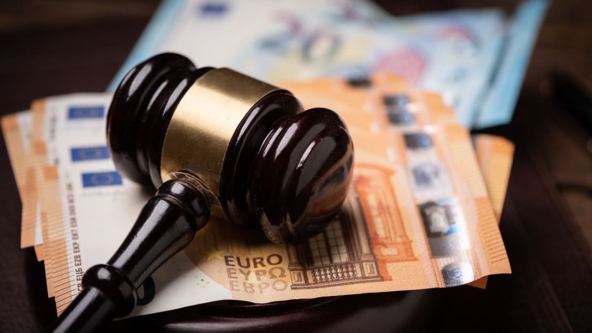 El banco le cobra 11.000 euros por devolver un préstamo antes de tiempo y la Justicia 800€