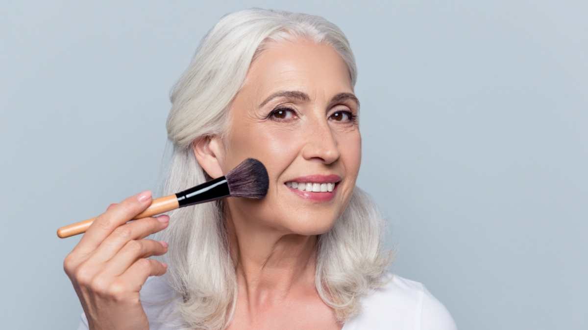 Rebajan el sérum con color que rellena las arrugas y funciona como base de maquillaje: piel radiante por solo 10 euros