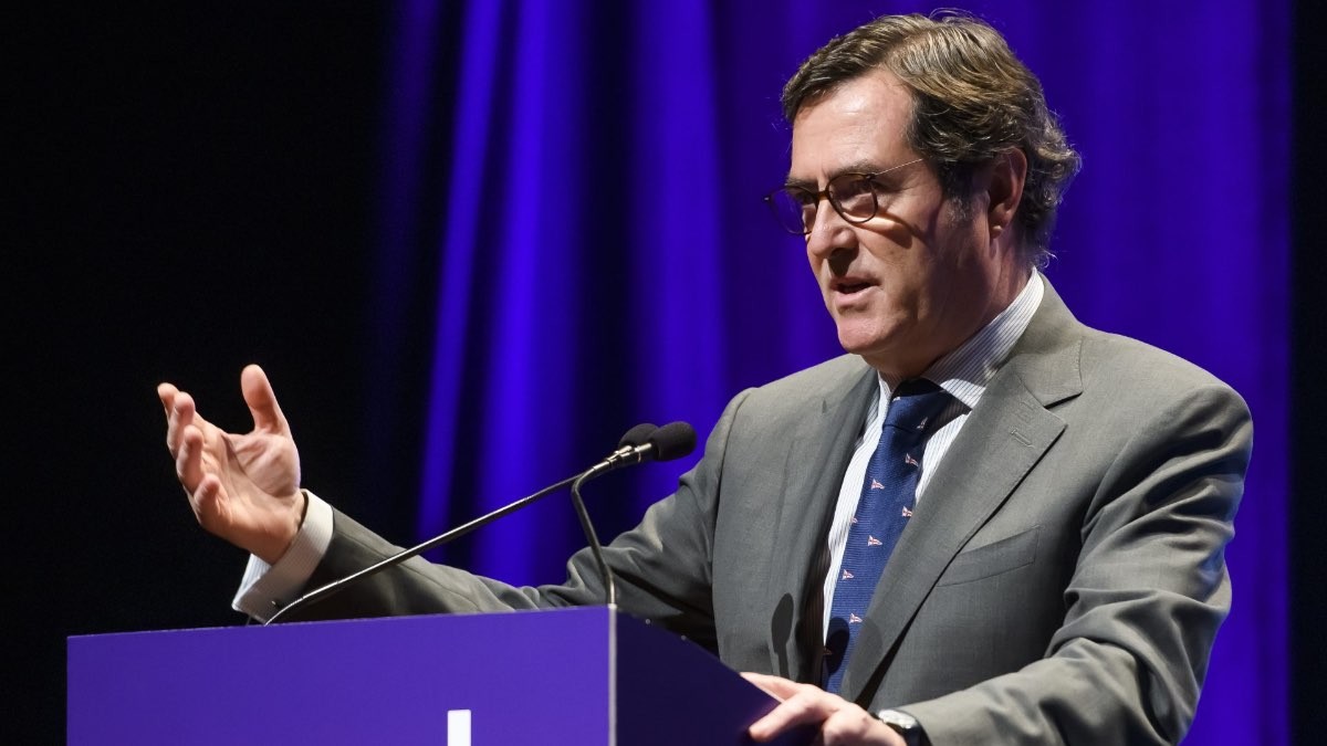 Garamendi critica el “triultimátum” de Trabajo y avisa: no firmará el acuerdo si rompe los convenios