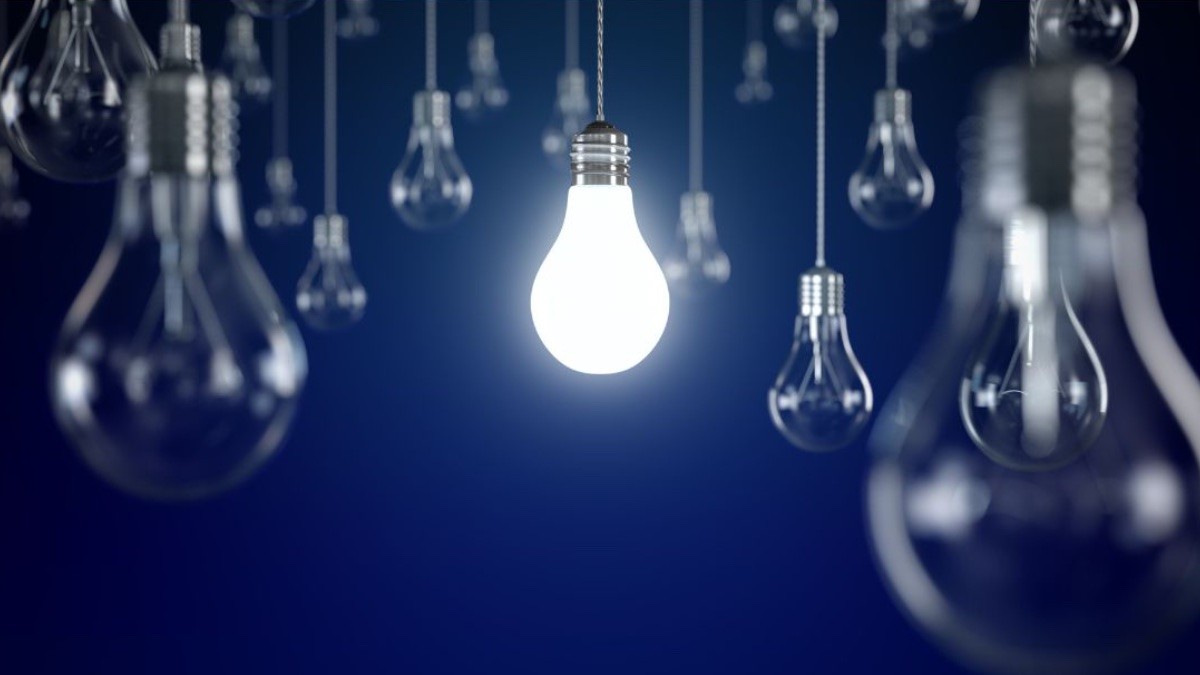 Precio de la luz martes, 8 de octubre de 2024: cuándo es más barata y más cara en el día