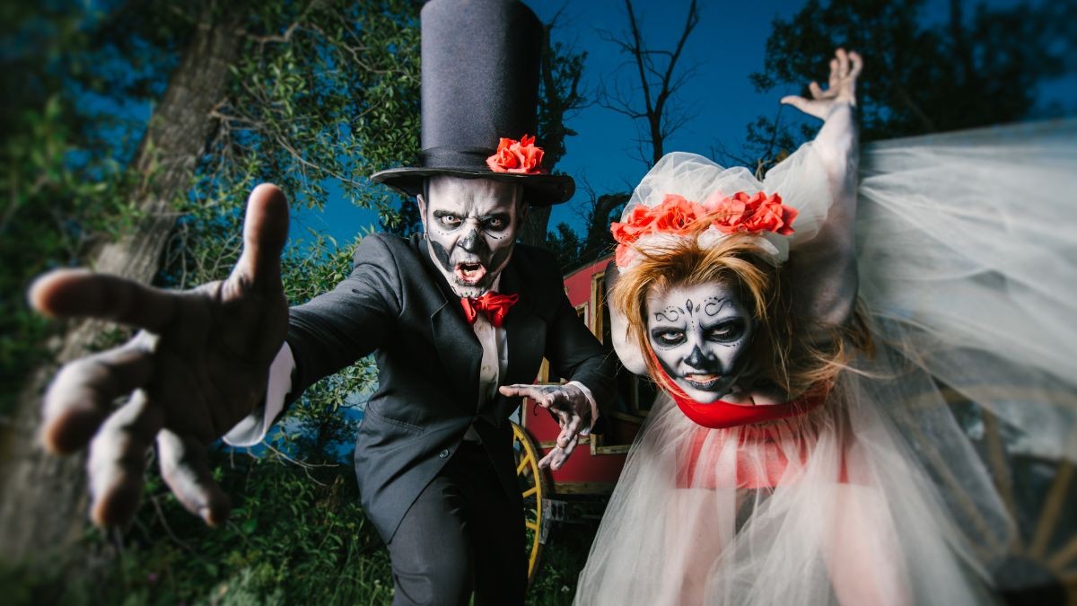 Trabaja en Halloween con estas ofertas de empleo para personal sin estudios ni experiencia: pagan por horas