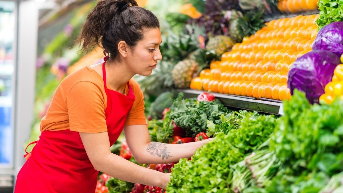 Carrefour, El Corte Inglés, Ikea y Eroski necesitan personal: la patronal dice que faltan trabajadores
