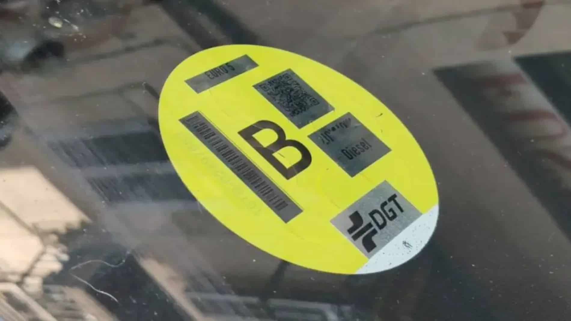 La primera comunidad que prohibirá la circulación de los coches con etiqueta B de la DGT
