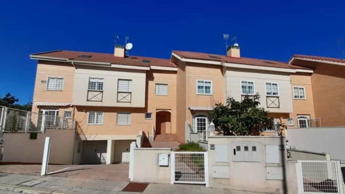 CaixaBank necesita vender este chalet de 3 habitaciones y rebaja su precio: aceptan ofertas por tiempo limitado
