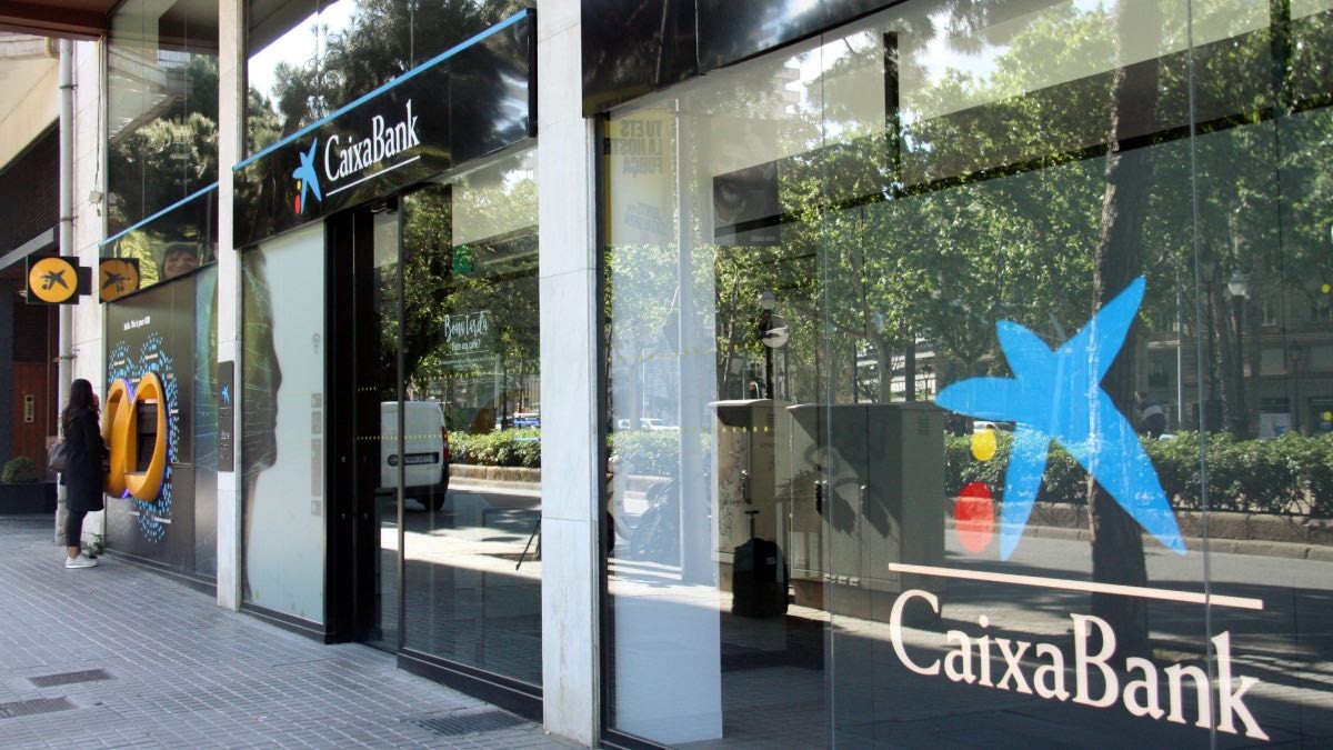 CaixaBank regala 30 iPhone 15 Pro Max si cumples con este único requisito