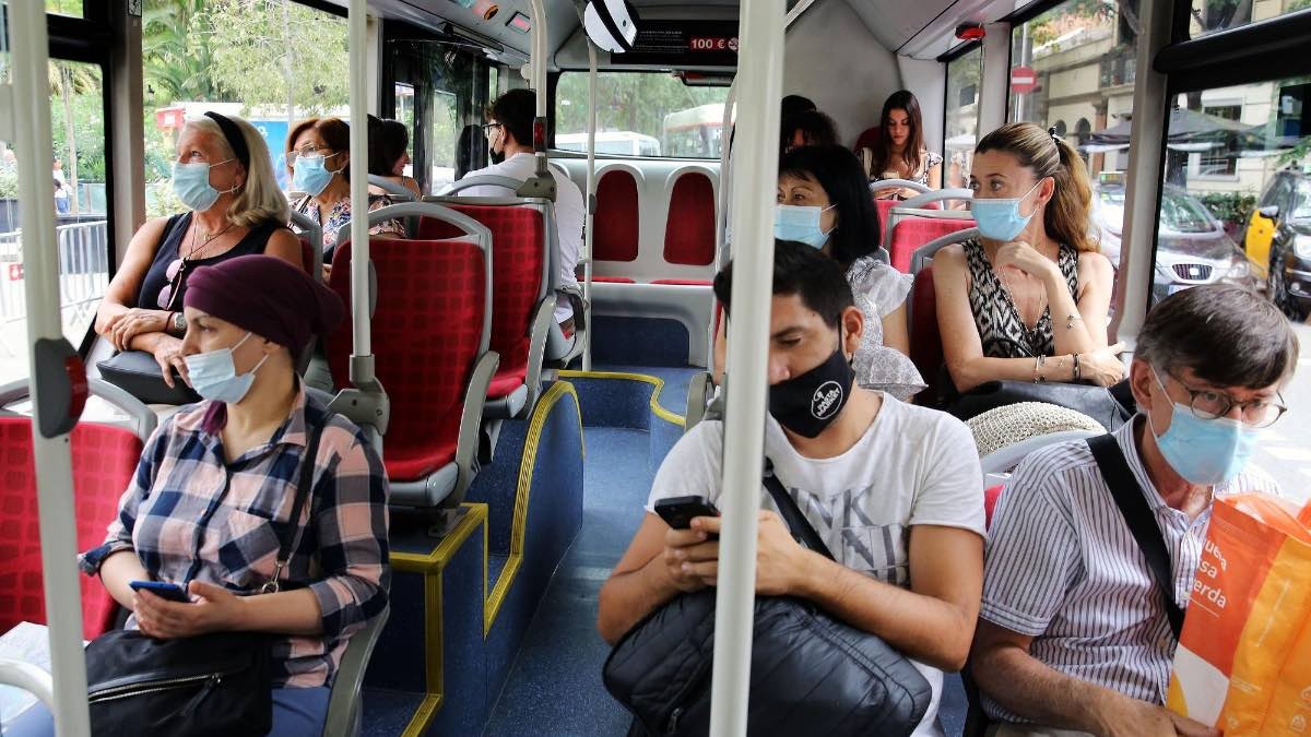 Sanidad propone la vuelta a las mascarillas en el transporte público y supermercados ¿cuándo?