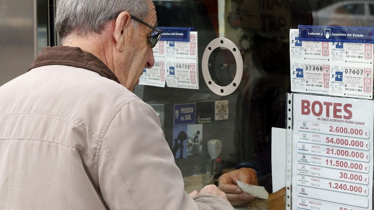 Un hombre gana 800.000 euros en la lotería y comprando 160 veces el mismo número