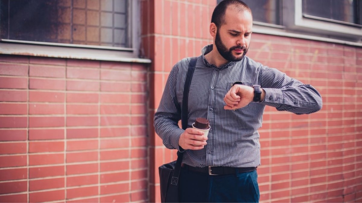 ¿Por qué algunas personas siempre llegan tarde? Los psicólogos lo explican