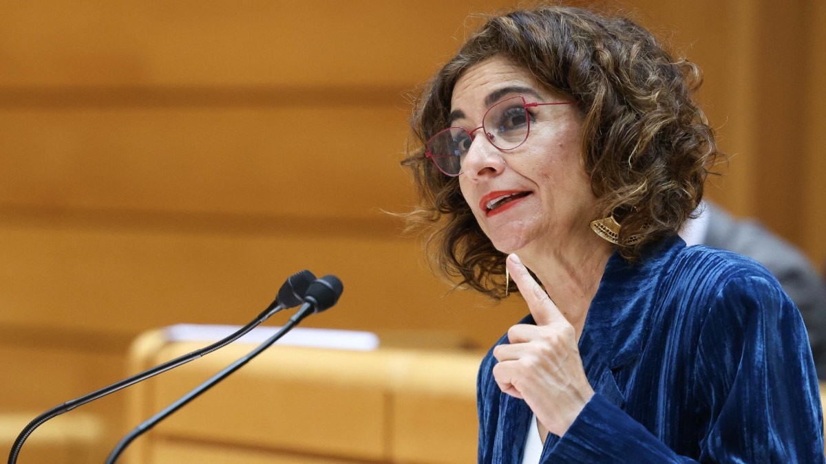 Hacienda vigila las cuentas compartidas entre padres e hijos: ¿cómo evitar problemas?
