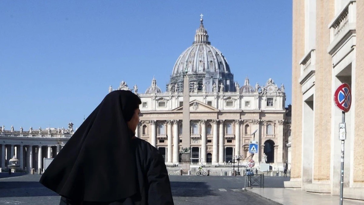 Roban el oro del Vaticano: detienen a una monja al apropiarse de joyas y objetos por valor de 80.000 euros