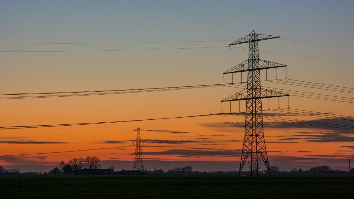 Precio de la luz por horas miércoles, 9 de octubre de 2024: cuándo es más barata y más cara