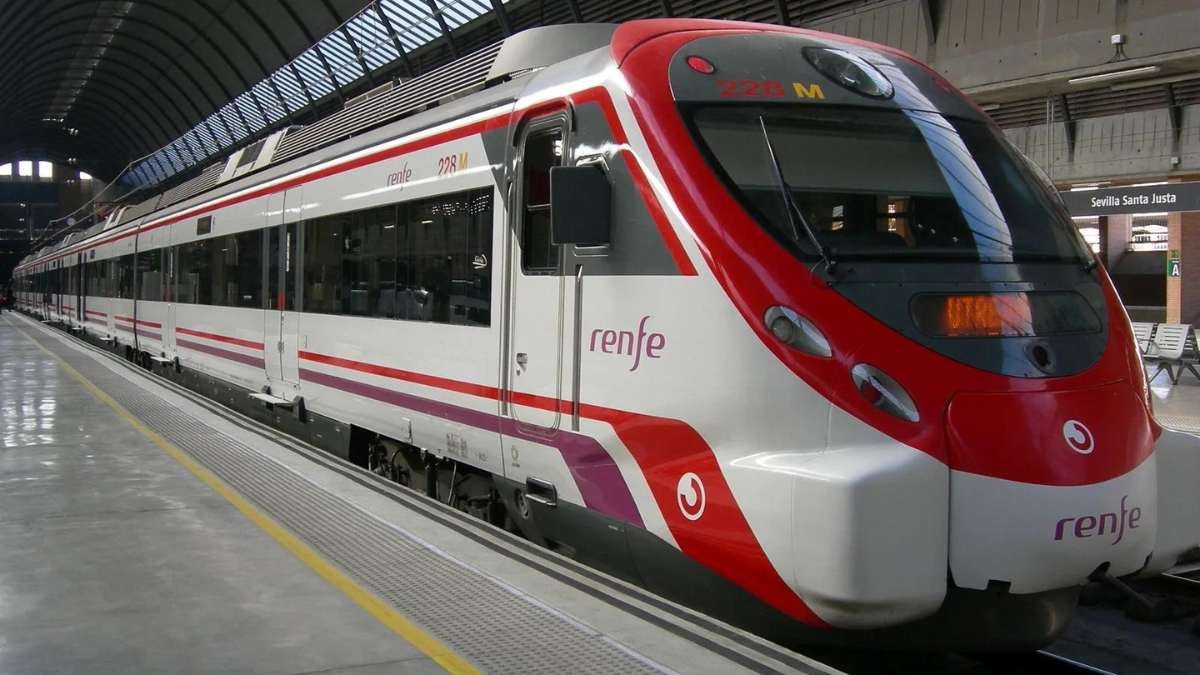 Descuentos de hasta el 50% en billetes de RENFE: así puedes conseguirlos si tienes más de 60 años