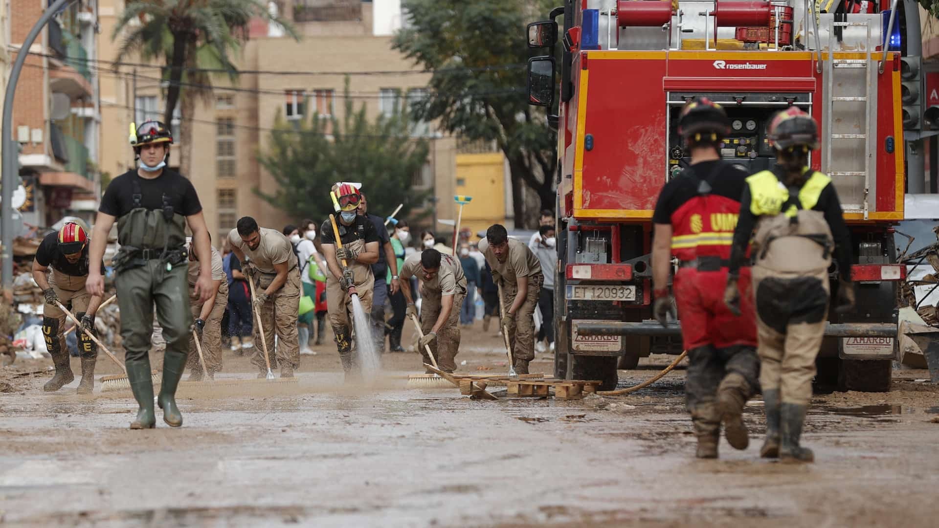 Cómo ser voluntario sanitario para ayudar a los afectados por la DANA en Valencia