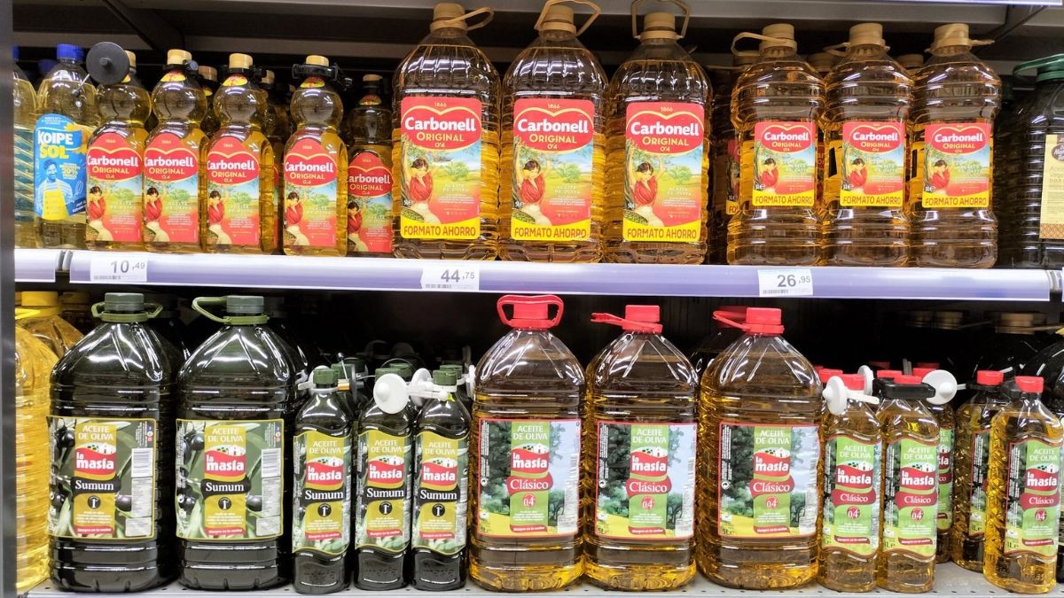 Carrefour baja el precio del aceite de oliva virgen extra de una de las marcas más vendidas