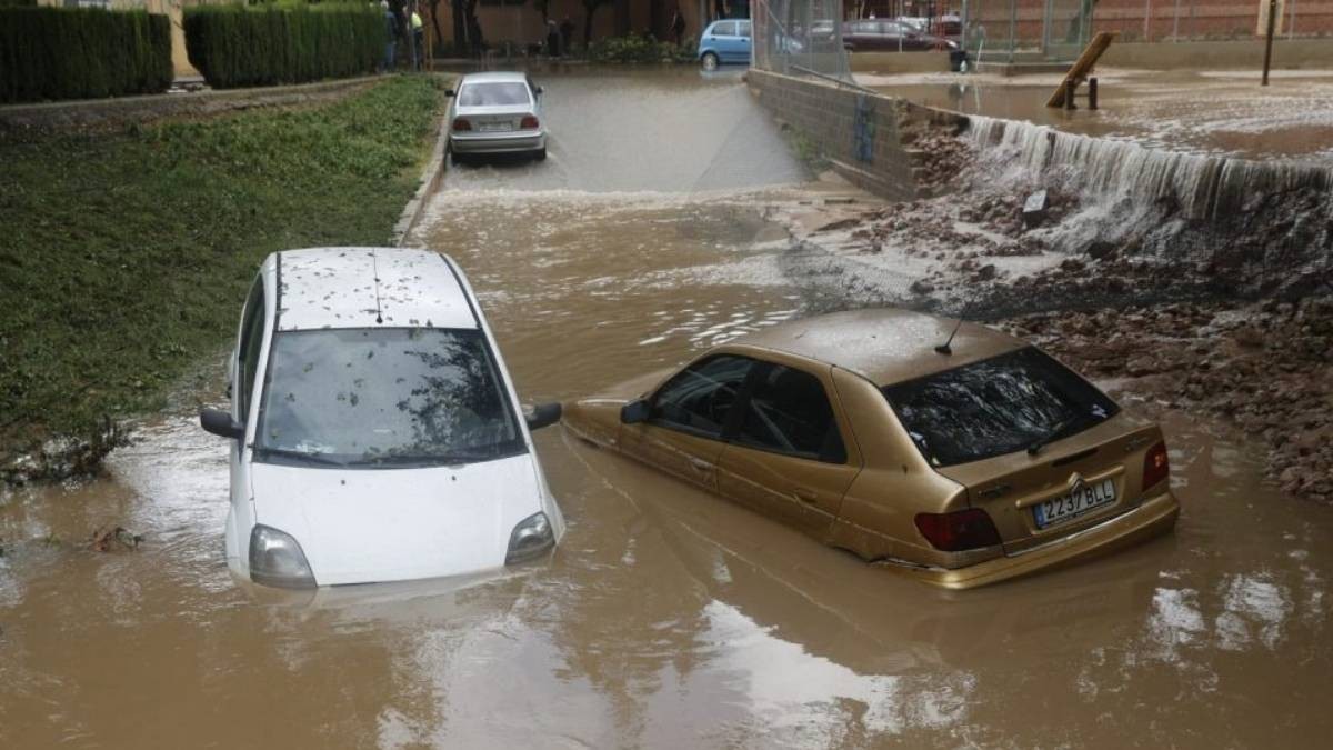 La DGT alerta: así debes actuar ante una DANA si vas en coche