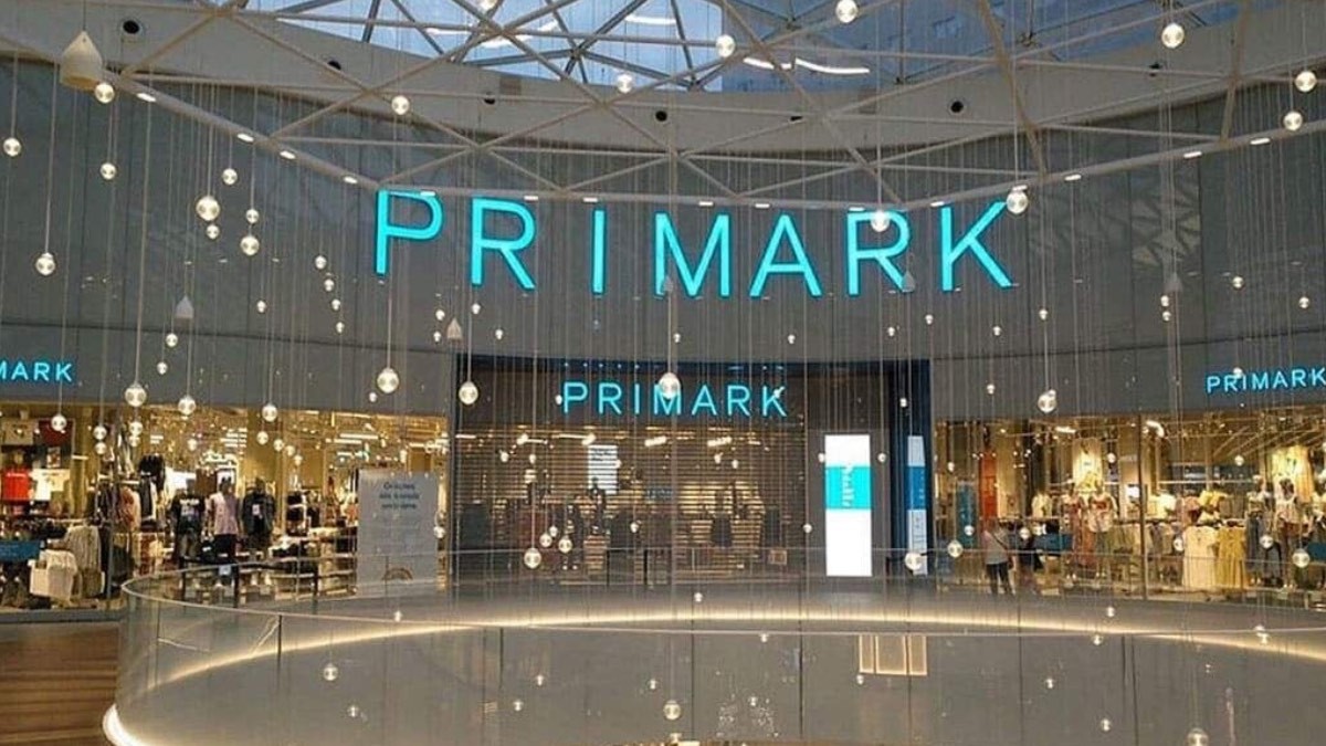 Una empleada y encargada de Primark son despedidas al ser descubiertas comprando productos a un precio menor