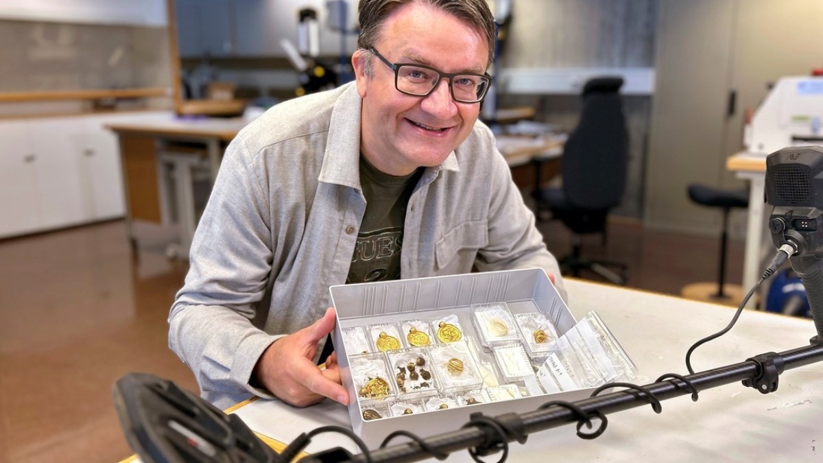 Un granjero descubre “el hallazgo de oro del siglo” tras comprar un detector de metales “para hacer ejercicio”