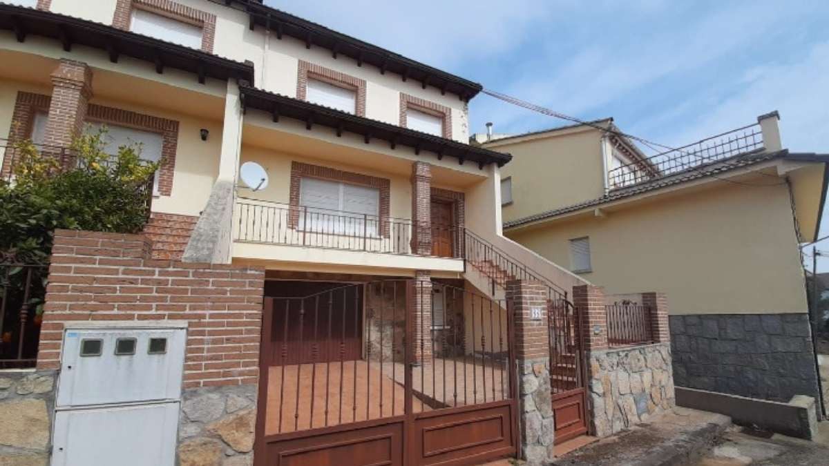 Ni Unicaja ni CaixaBank: este banco vende un dúplex con cocina amueblada y garaje, que no necesita reforma, a un precio único