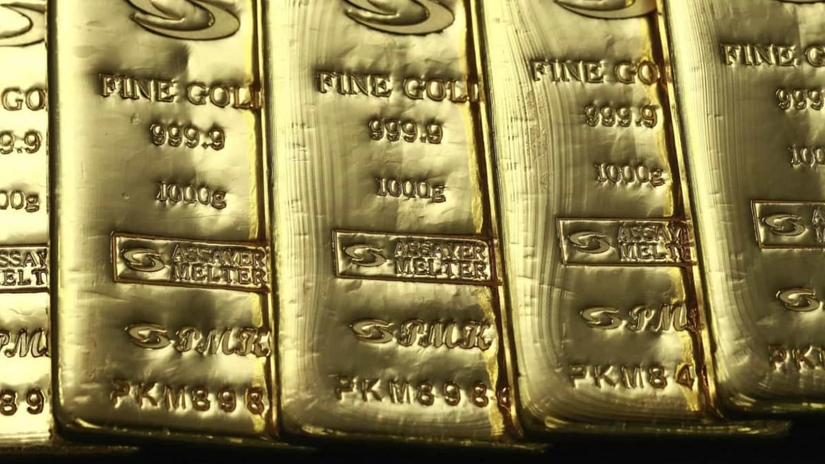 Un hombre hereda una casa en Francia y encuentra 3,7 millones de euros en monedas y lingotes de oro