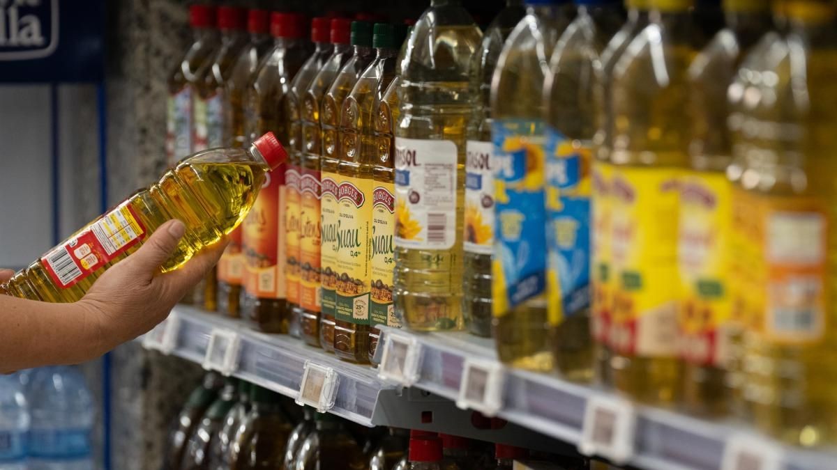 Carrefour baja el precio del aceite de oliva de una conocida marca: 5 euros el litro