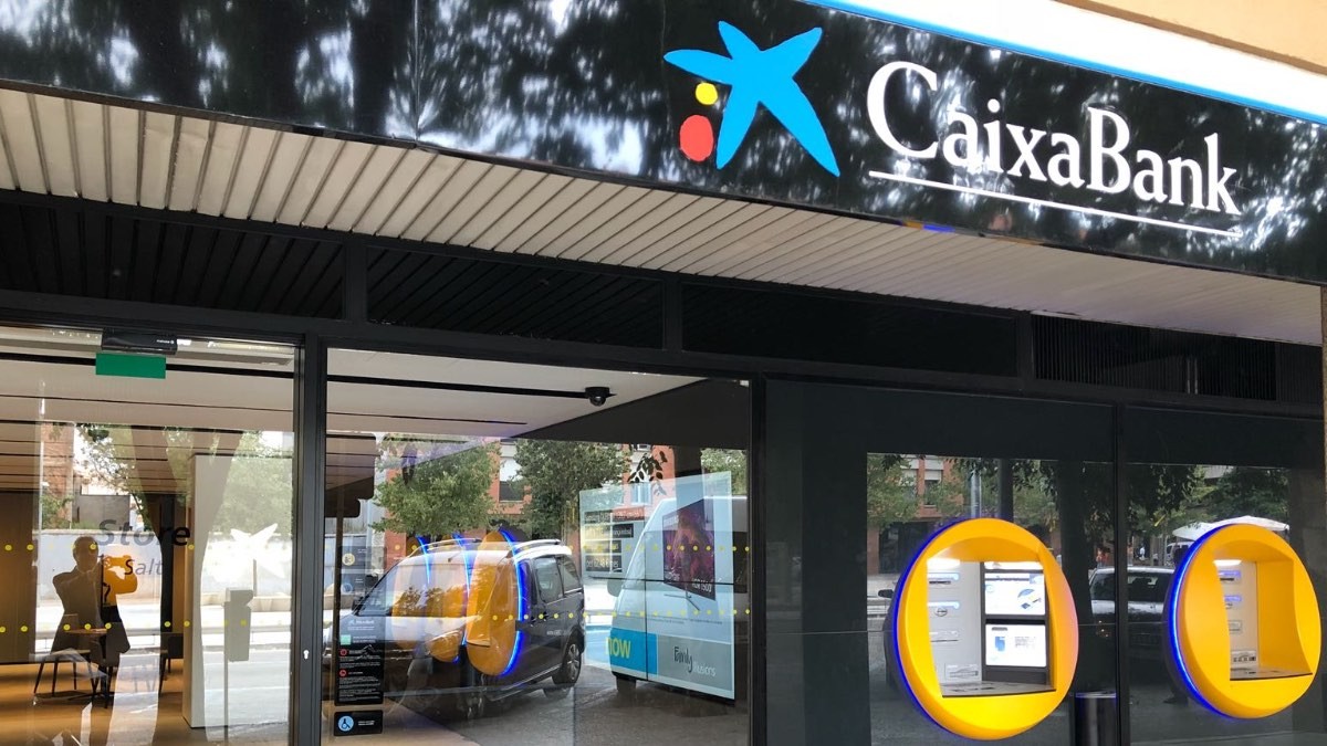 CaixaBank permite desde hoy demorar el pago de la hipoteca hasta noviembre de 2025: solo para estos clientes