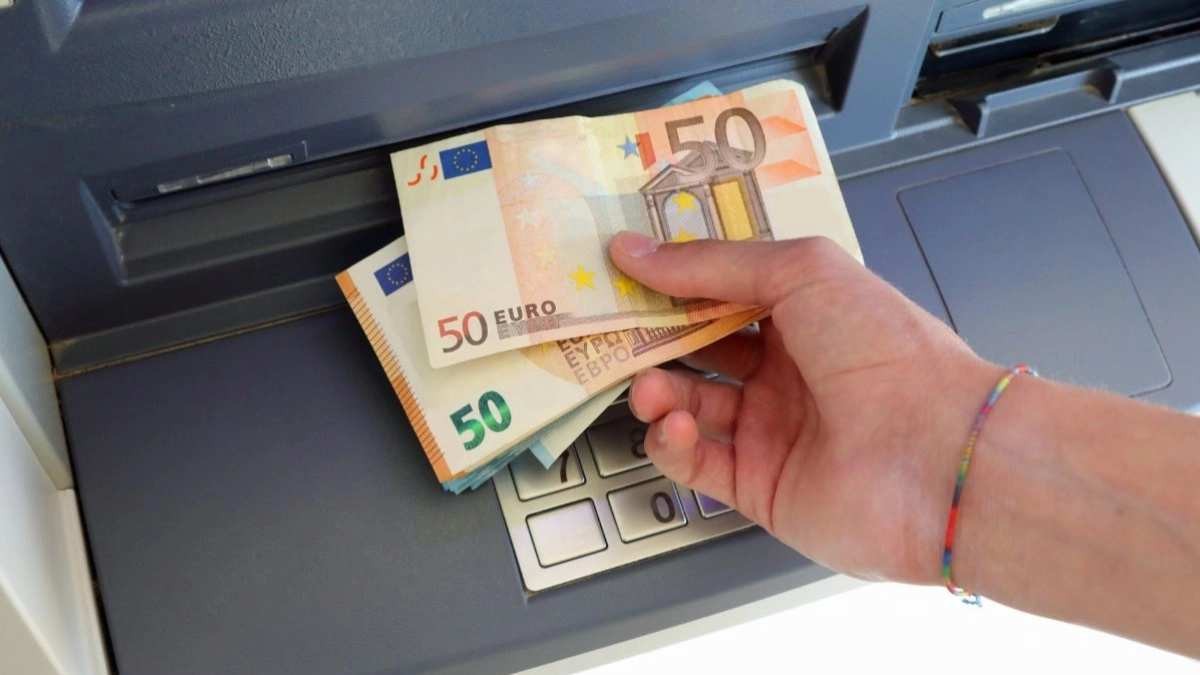 Esta es la cantidad máxima de dinero en efectivo que puedes sacar en los cajeros de cada banco