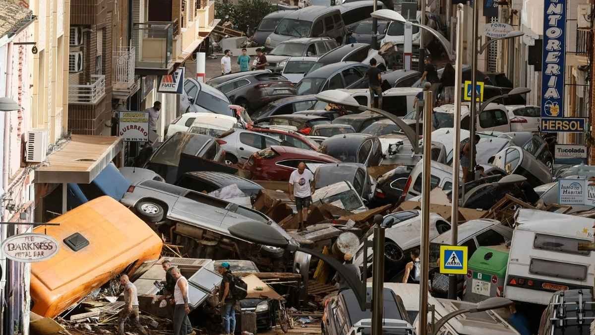 Permisos retribuidos para los afectados por DANA: ¿Quién puede teletrabajar?