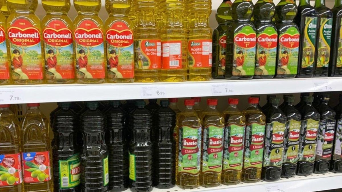 El precio del aceite de oliva virgen extra de una gran marca andaluza empieza 2025 con un gran chollo: ahorras 25 euros 